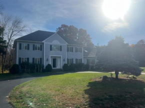 Luxurious and Spacious 4 Bed 4 Bath Home